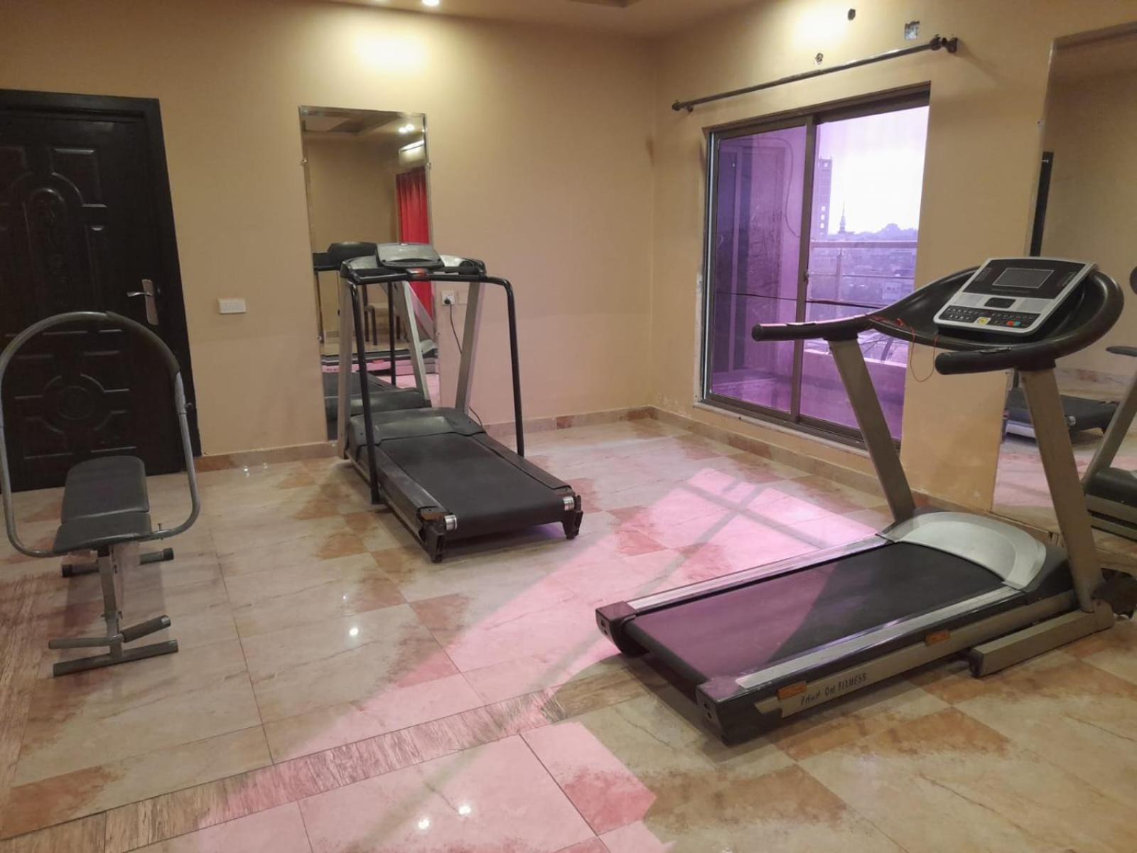 Grand Regent Hotel And Suites Faisalabad Exterior photo