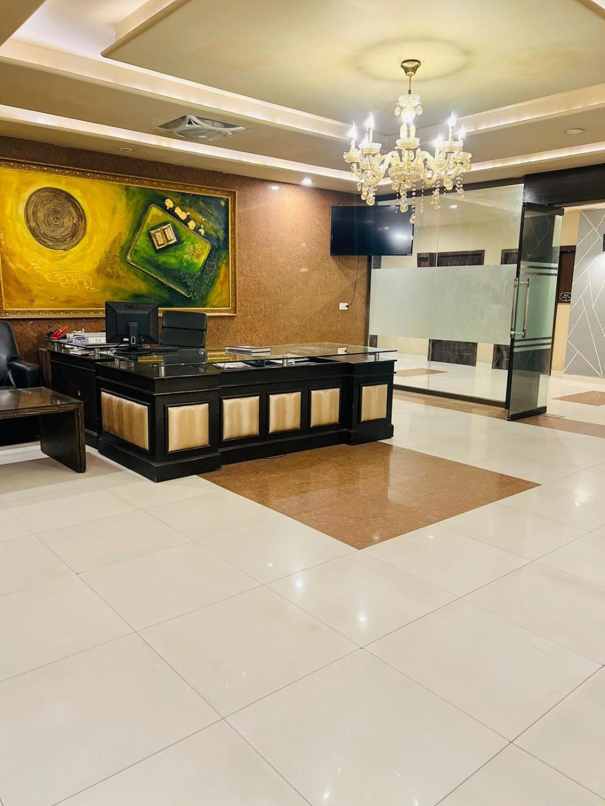 Grand Regent Hotel And Suites Faisalabad Exterior photo